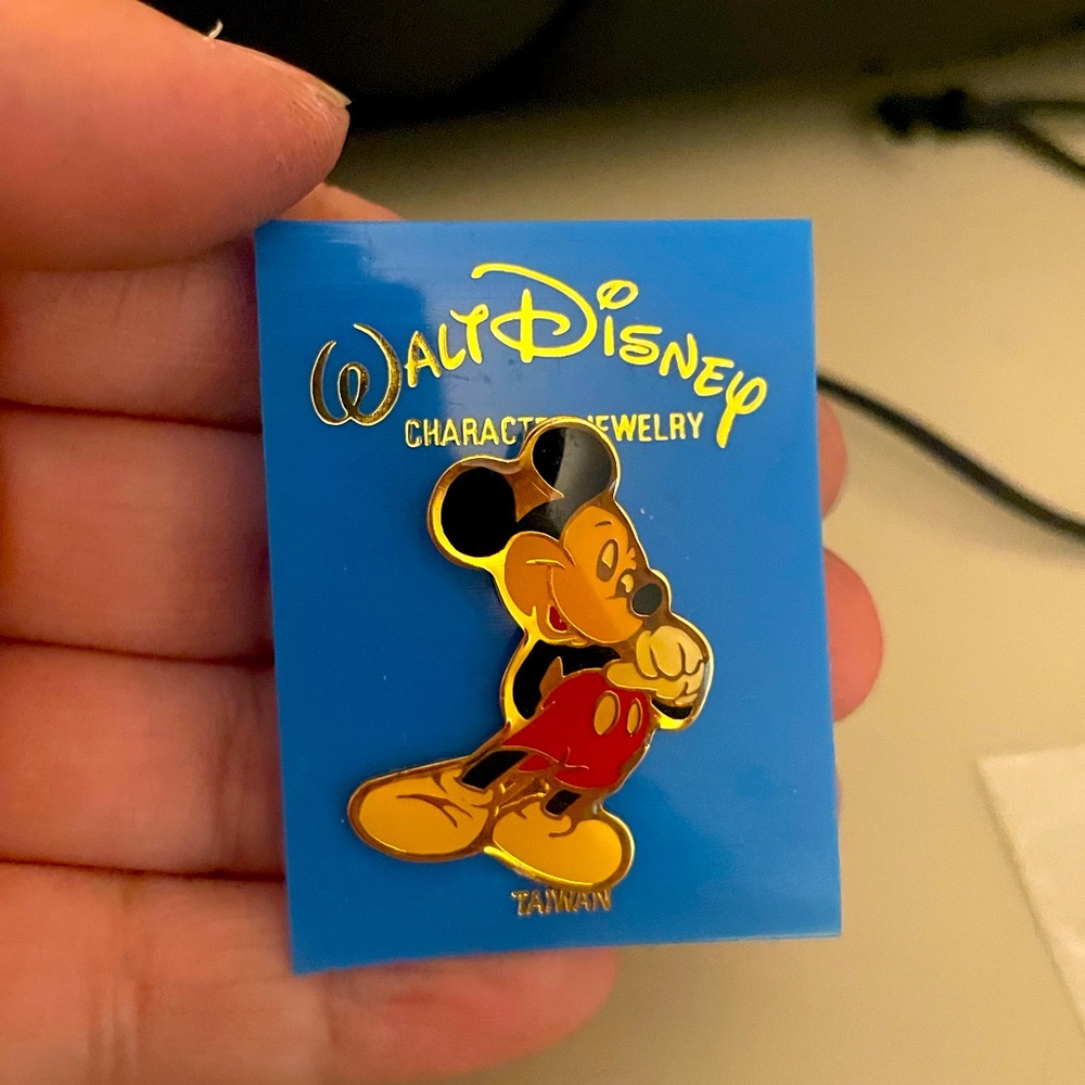 Vintage Mickey Mouse Character Pin from the 90’s NWT